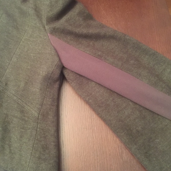 🌼 Asymmetrical zippered blazer 🌼 - Picture 6 of 6